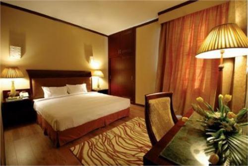 3 фото отеля Tulip Inn Apartment Sharjah 4* 