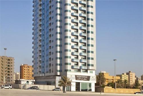 1 фото отеля Tulip Inn Royal Suite Ajman апарт 