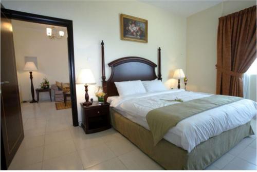 12 фото отеля Tulip Inn Royal Suite Ajman апарт 