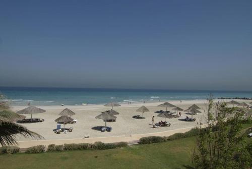 5 фото отеля Umm Al Quwain Beach 3* 