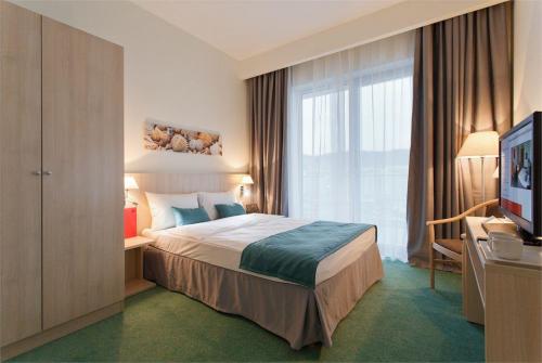 4 фото отеля Azimut Hotel Sochi 3* 