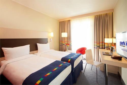 5 фото отеля Park Inn By Radisson Sochi City Centre 3* 