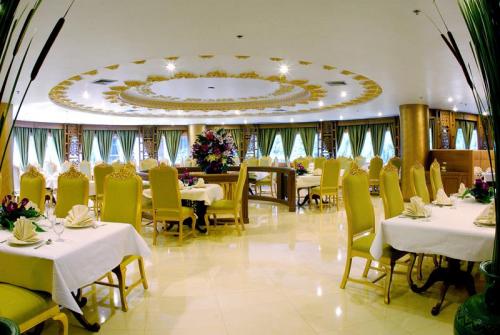 2 фото отеля Adriatic Palace Bangkok Hotel 4* 