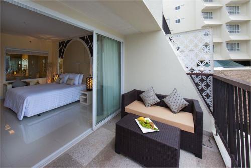 11 фото отеля Andaman Embrace Resort & Spa 4* 