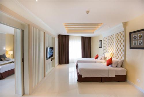13 фото отеля Andaman Embrace Resort & Spa 4* 