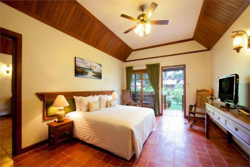 15 фото отеля Andaman Embrace Resort & Spa 4* 