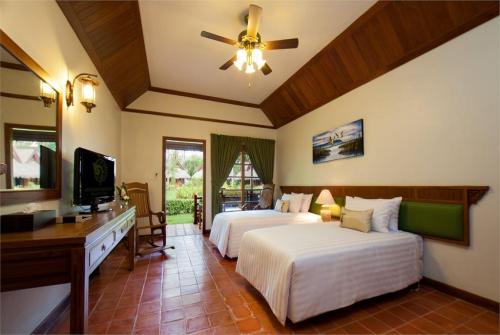 17 фото отеля Andaman Embrace Resort & Spa 4* 