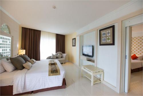 6 фото отеля Andaman Embrace Resort & Spa 4* 