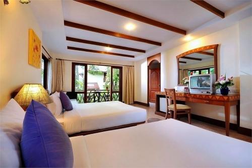 3 фото отеля Anyavee Ao Nang Bay Resort 3* 