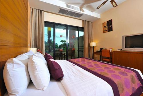 5 фото отеля Aonang Cliff Beach Resort 4* 