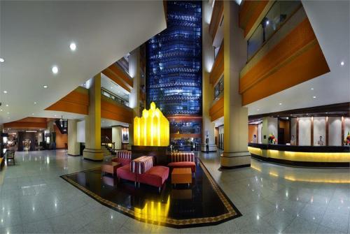 2 фото отеля Atrium Bangkok Hotel 4* 