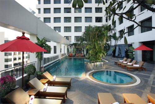 3 фото отеля Atrium Bangkok Hotel 4* 