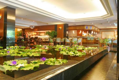 2 фото отеля Bangkok Hotel Lotus Sukhumvit 4* 