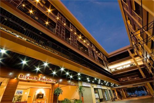 2 фото отеля Baywalk Residence Pattaya 3* 