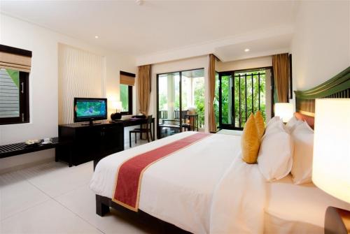 14 фото отеля Bhu Nga Thani Resort And Spa 4* 