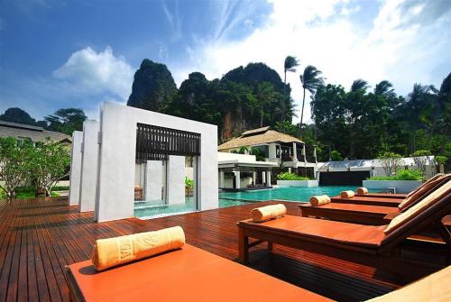 4 фото отеля Bhu Nga Thani Resort And Spa 4* 