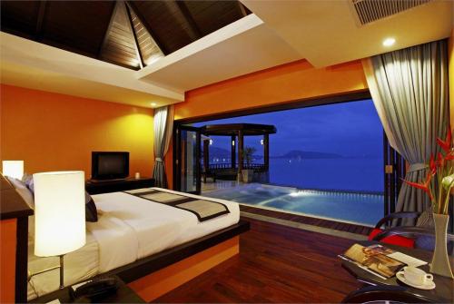 15 фото отеля Centara Blue Marine Resort & Spa Phuket 4* 