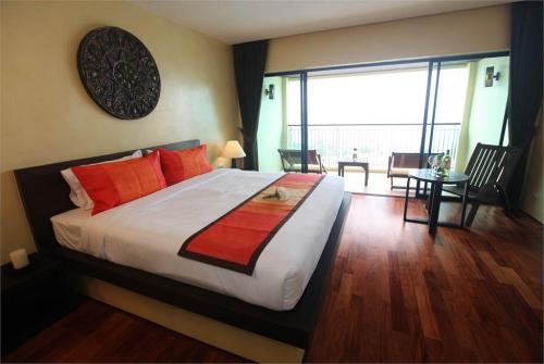 18 фото отеля Centara Blue Marine Resort & Spa Phuket 4* 