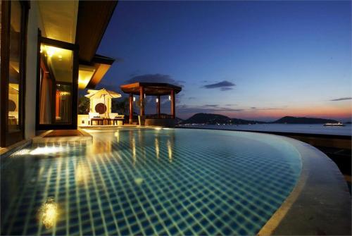 31 фото отеля Centara Blue Marine Resort & Spa Phuket 4* 