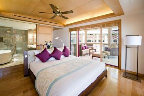 12 фото отеля Centara Grand Beach Resort Phuket 5* 
