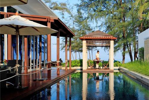 2 фото отеля Centara Grand West Sands Resort & Villas Phuket 5* 