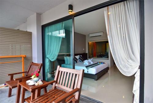 32 фото отеля Chaweng Noi Pool Villa 4* 