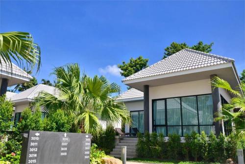 9 фото отеля Chaweng Noi Pool Villa 4* 