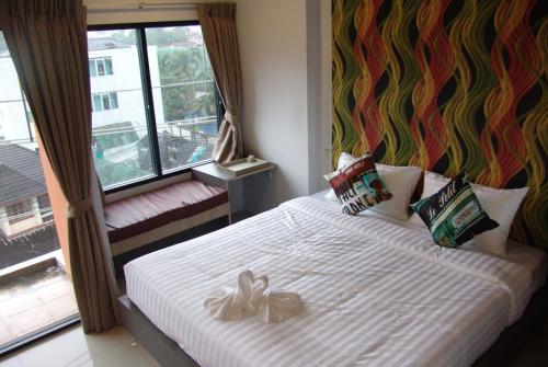 3 фото отеля Chill Patong Hotel 3* 