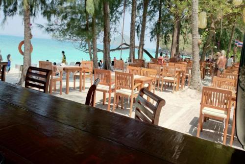 10 фото отеля Coral Island Resort 3* 