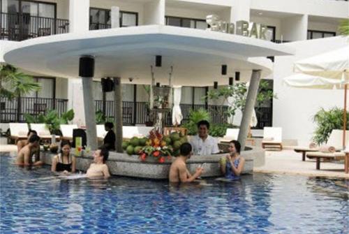 6 фото отеля Deevana Plaza Phuket 4* 