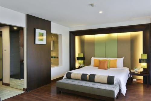 22 фото отеля Eastin Hotel Pattaya 3* 