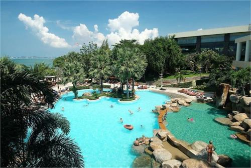 2 фото отеля Garden Sea View Resort Pattaya 4* 