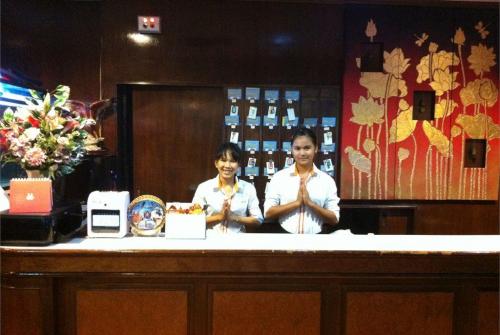 5 фото отеля Gold Coast Inn Pattaya By Shakespeare 2* 