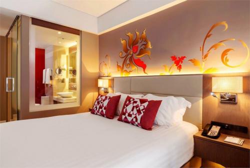 13 фото отеля Grand Mercure Phuket Patong 5* 