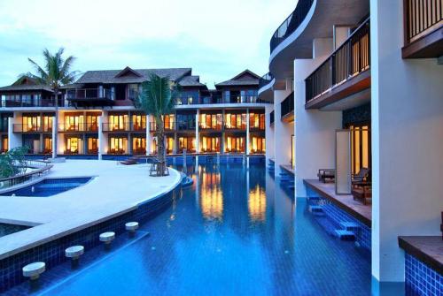 4 фото отеля Holiday Inn Resort Krabi Ao Nang Beach 4* 