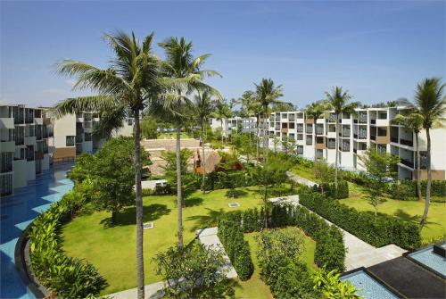 1 фото отеля Holiday Inn Resort Phuket Mai Khao Beach 5* 