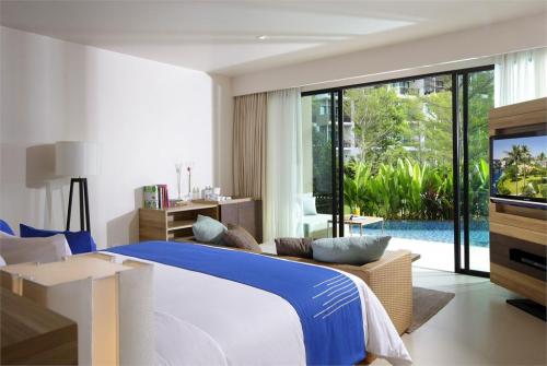12 фото отеля Holiday Inn Resort Phuket Mai Khao Beach 5* 