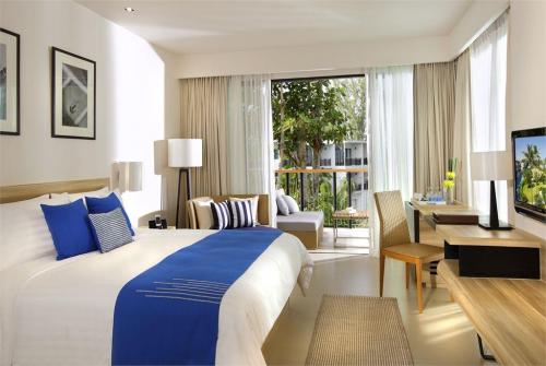 7 фото отеля Holiday Inn Resort Phuket Mai Khao Beach 5* 