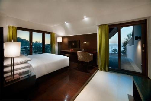 19 фото отеля Hyatt Regency Resort Phuket 5* 