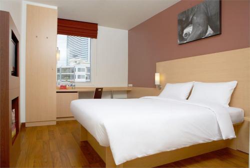 4 фото отеля Ibis Bangkok Sathorn 3* 