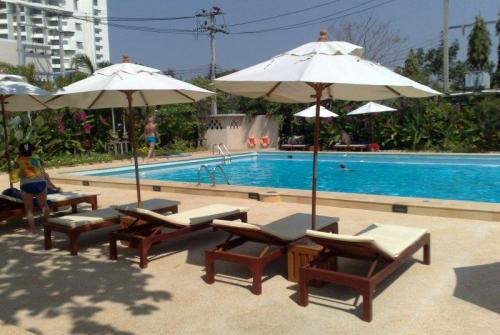3 фото отеля Isawanya Beach Resort 3* 