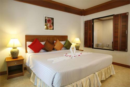 10 фото отеля Jiraporn Hill Resort Patong 3* 