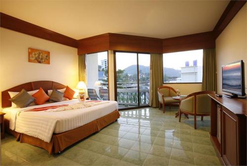6 фото отеля Jiraporn Hill Resort Patong 3* 