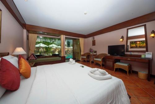 14 фото отеля Karon Sea Sands Resort 4* 