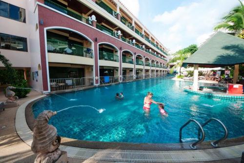2 фото отеля Karon Sea Sands Resort 4* 