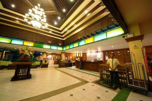 3 фото отеля Karon Sea Sands Resort 4* 