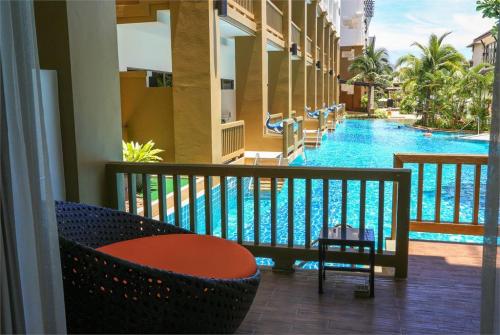 6 фото отеля Kata Sea Breeze Resort 4* 