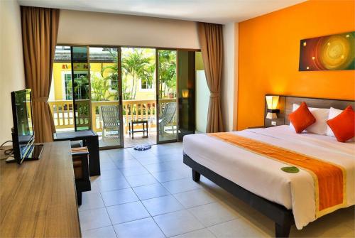 9 фото отеля Kata Sea Breeze Resort 4* 