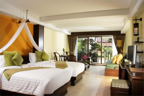 20 фото отеля Khaolak Emerald Beach Resort & Spa 4* 