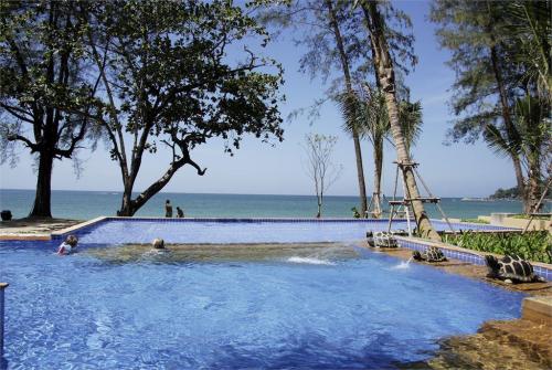 29 фото отеля Khaolak Emerald Beach Resort & Spa 4* 